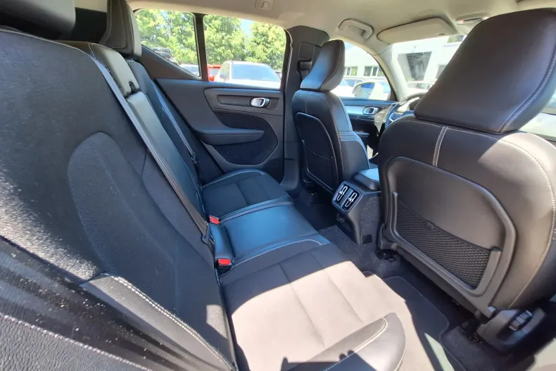 Volvo XC40 din 2020 cu 80.802 km - oferta VOL227826 - foto 20