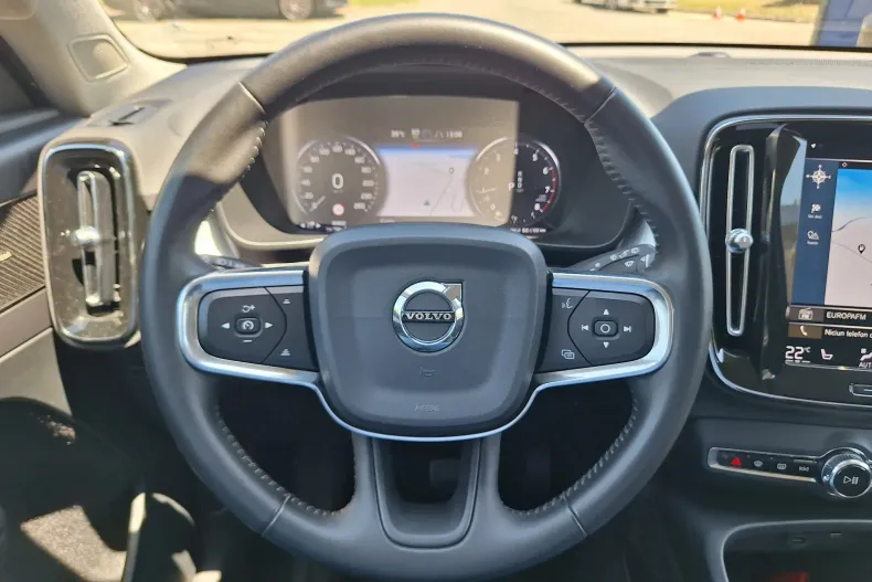 Volvo XC40 din 2020 cu 80.802 km - oferta VOL227826 - foto 21