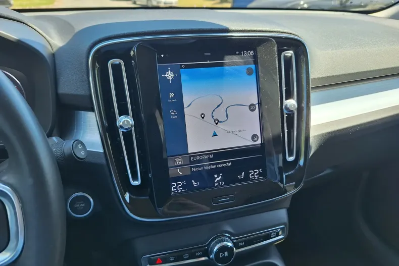 Volvo XC40 din 2020 cu 80.802 km - oferta VOL227826 - foto 24