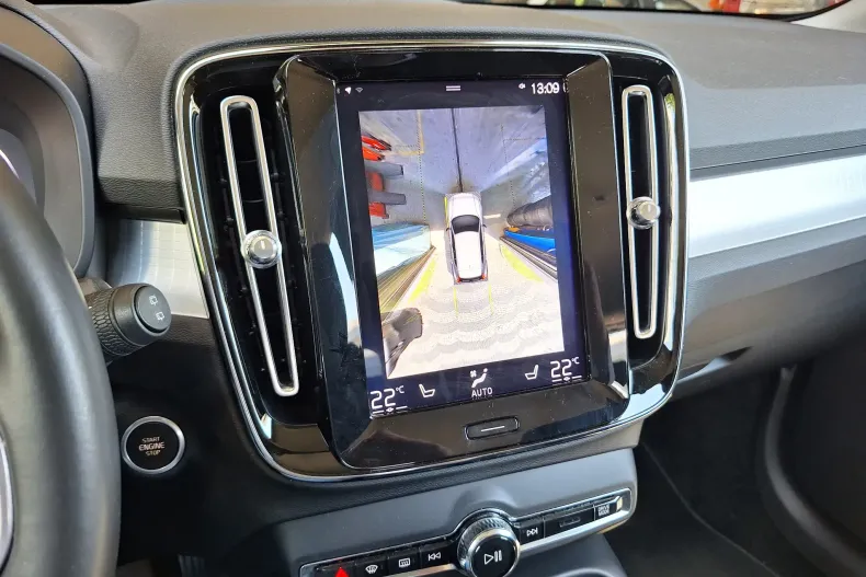 Volvo XC40 din 2020 cu 80.802 km - oferta VOL227826 - foto 25