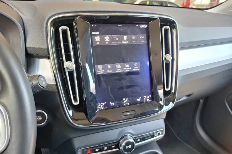 Volvo XC40 din 2020 cu 80.802 km - oferta VOL227826 - foto 26