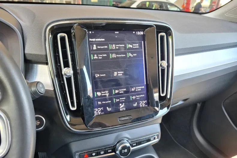Volvo XC40 din 2020 cu 80.802 km - oferta VOL227826 - foto 28