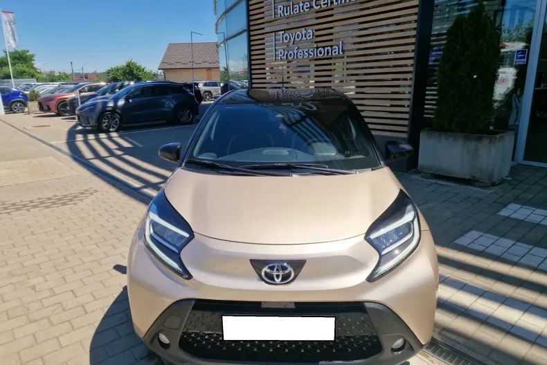 Toyota Aygo (X) din 2023 cu 46.505 km - oferta TOY227845 - foto 2