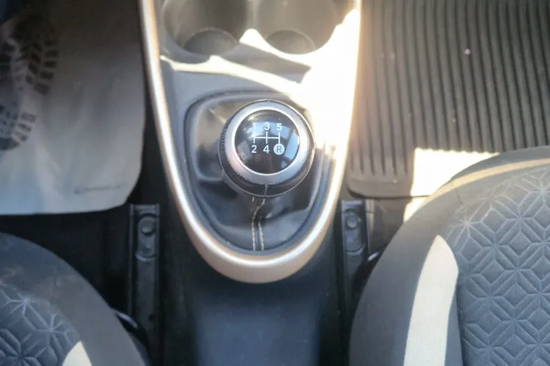 Toyota Aygo (X) din 2023 cu 46.505 km - oferta TOY227845 - foto 18