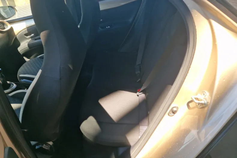 Toyota Aygo (X) din 2023 cu 46.505 km - oferta TOY227845 - foto 19