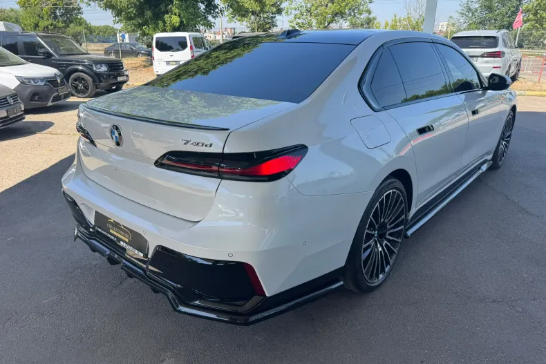 BMW 740d (Seria 7) din 2025 cu 10.277 km - oferta BMW227846 - foto 8