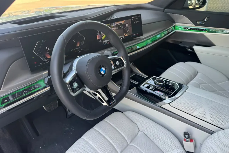 BMW 740d (Seria 7) din 2025 cu 10.277 km - oferta BMW227846 - foto 13