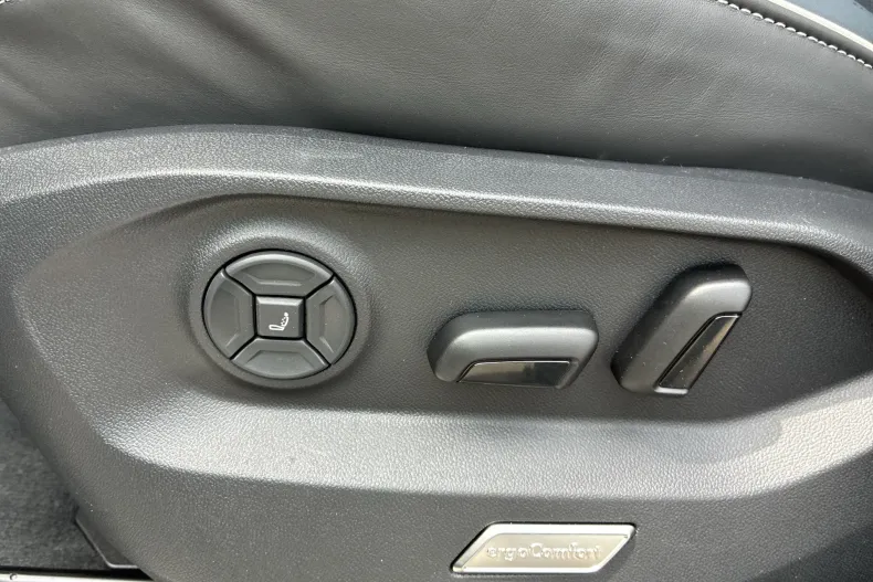 Volkswagen Touareg din 2026 cu 3.000 km - oferta VOL227865 - foto 13
