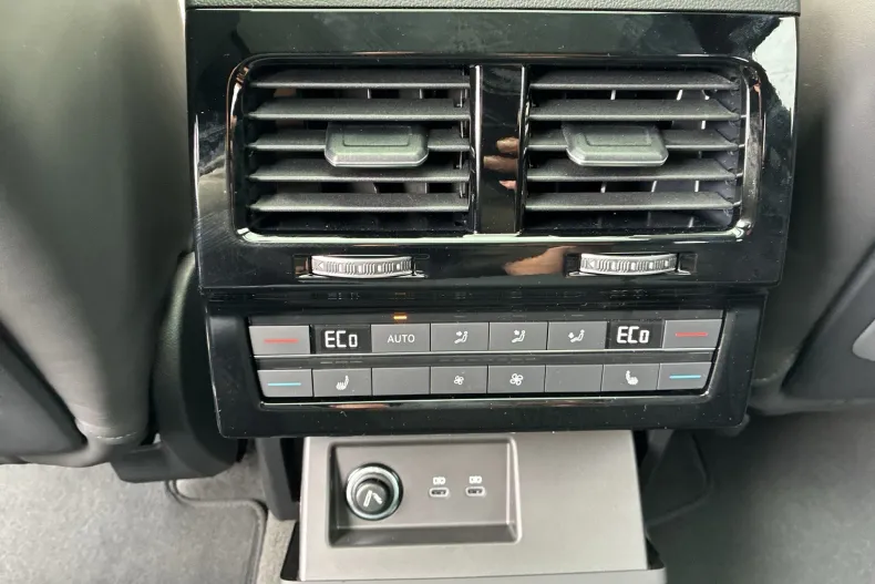 Volkswagen Touareg din 2026 cu 3.000 km - oferta VOL227865 - foto 14