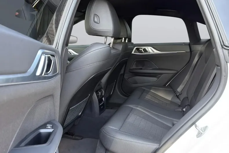 BMW i4 (Seria 4) din 2023 cu 122.700 km - oferta BMW227893 - foto 8