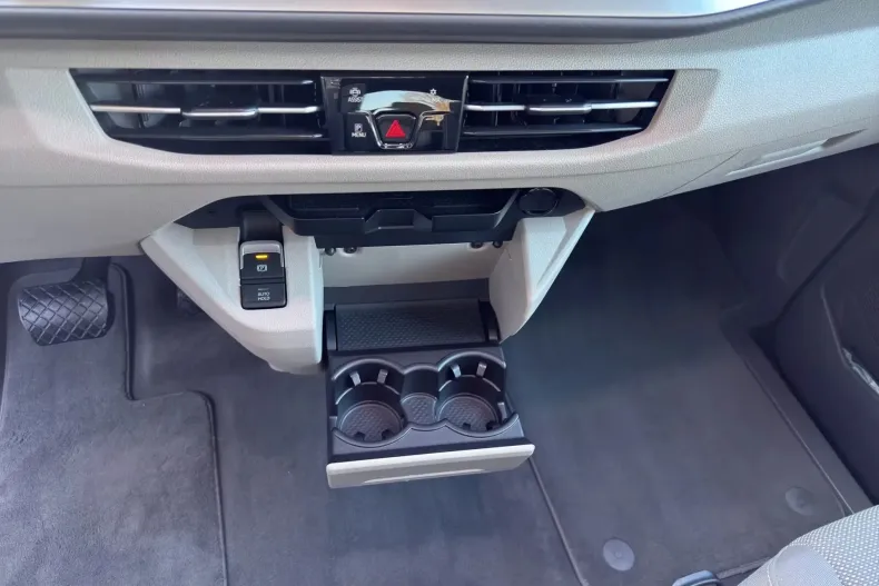 Volkswagen Multivan din 2024 cu 14.700 km - oferta VOL227894 - foto 15