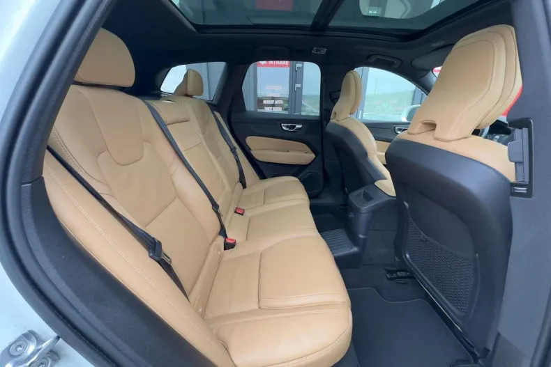 Volvo XC60 din 2021 cu 109.616 km - oferta VOL227897 - foto 22
