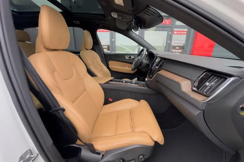 Volvo XC60 din 2021 cu 109.616 km - oferta VOL227897 - foto 24