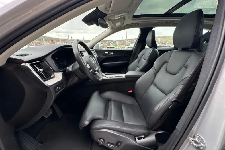Volvo XC60 din 2021 cu 64.600 km - oferta VOL227898 - foto 11