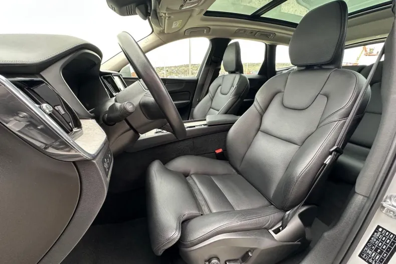 Volvo XC60 din 2021 cu 64.600 km - oferta VOL227898 - foto 13
