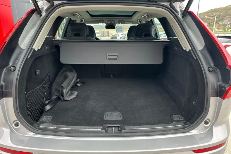 Volvo XC60 din 2021 cu 64.600 km - oferta VOL227898 - foto 18