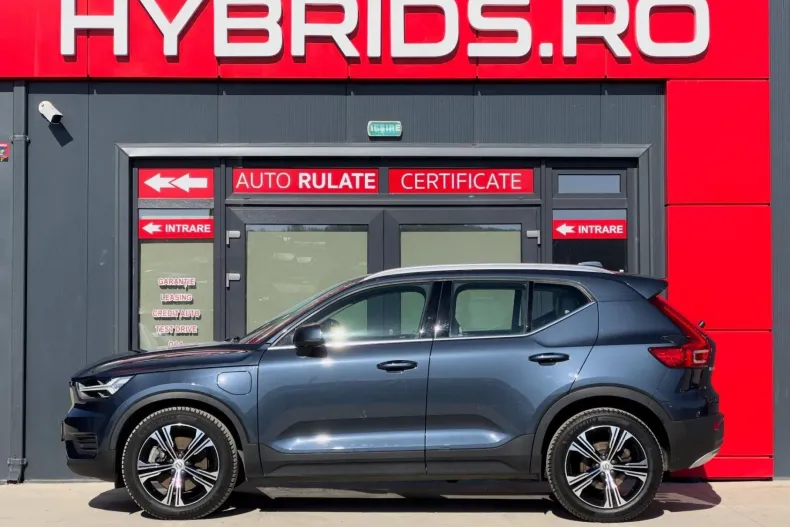 Volvo XC40 din 2021 cu 68.458 km - oferta VOL227899 - foto 3