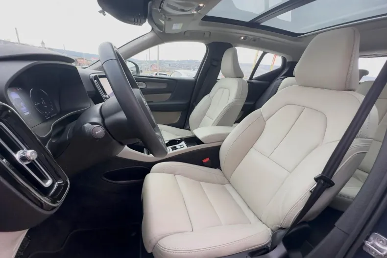Volvo XC40 din 2021 cu 68.458 km - oferta VOL227899 - foto 13