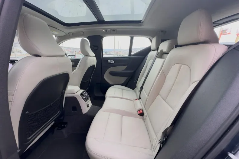 Volvo XC40 din 2021 cu 68.458 km - oferta VOL227899 - foto 16