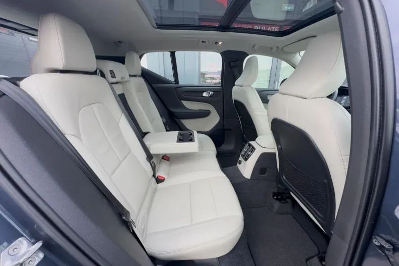 Volvo XC40 din 2021 cu 68.458 km - oferta VOL227899 - foto 19