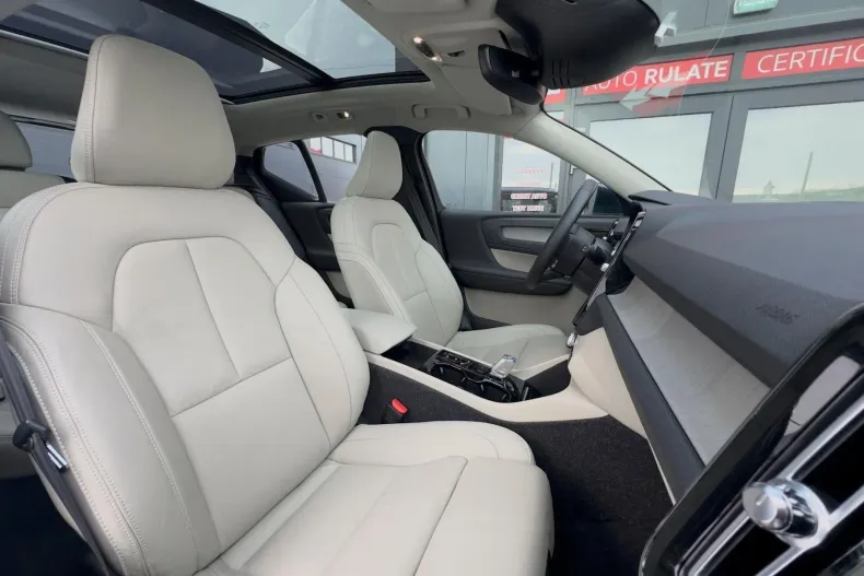 Volvo XC40 din 2021 cu 68.458 km - oferta VOL227899 - foto 23