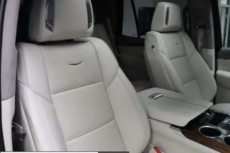 Cadillac Escalade din 2026 cu 1.000 km - oferta CAD227915 - foto 3