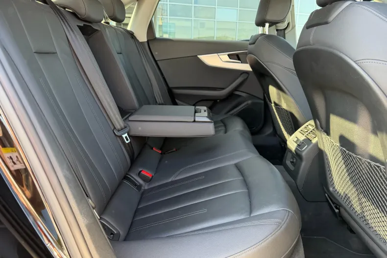 Audi A4 Limuzina din 2023 cu 89.016 km - oferta AUD227929 - foto 8
