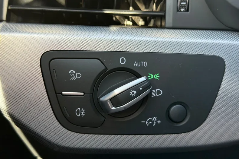 Audi A4 Limuzina din 2023 cu 89.016 km - oferta AUD227929 - foto 30