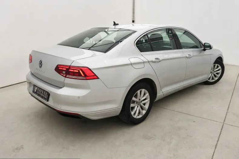 Volkswagen Passat din 2021 cu 83.502 km - oferta VOL227932 - foto 2