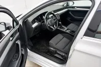 Volkswagen Passat din 2021 cu 83.502 km - oferta VOL227932 - foto 3