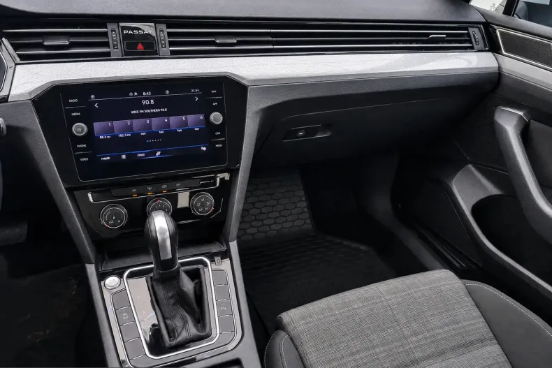 Volkswagen Passat din 2021 cu 83.502 km - oferta VOL227932 - foto 6