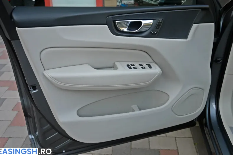 Volvo XC60 din 2021 cu 157.777 km - oferta VOL227940 - foto 21