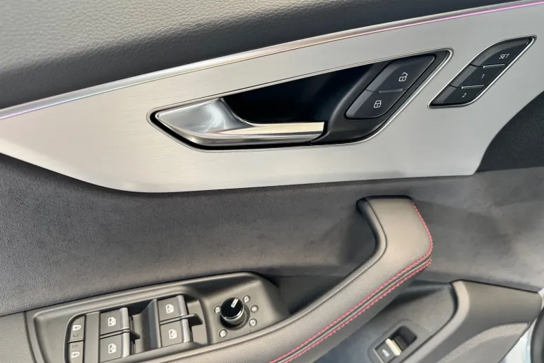 Audi Q8 din 2025 cu 19.000 km - oferta AUD227948 - foto 15