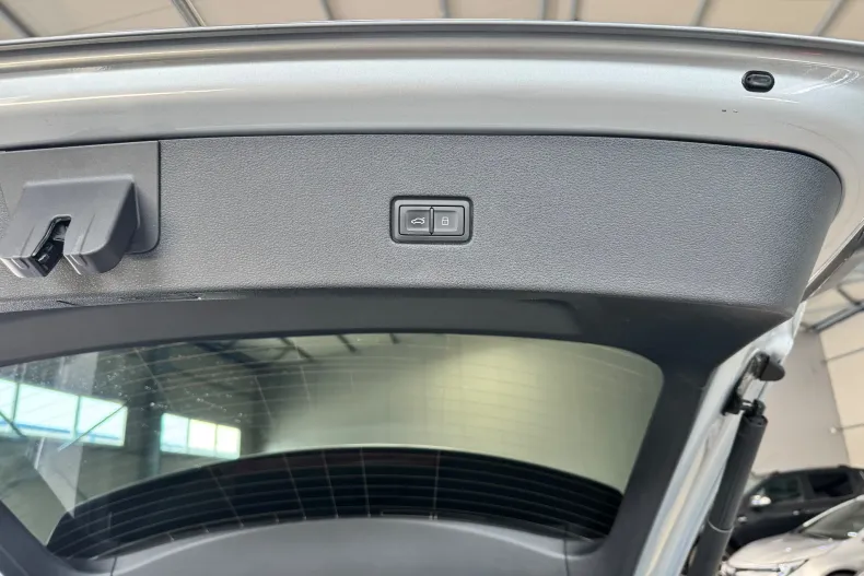 Audi Q8 din 2025 cu 19.000 km - oferta AUD227948 - foto 21