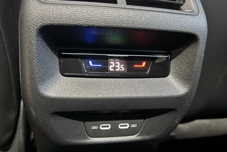 Volkswagen Tiguan din 2024 cu 44.224 km - oferta VOL227949 - foto 20