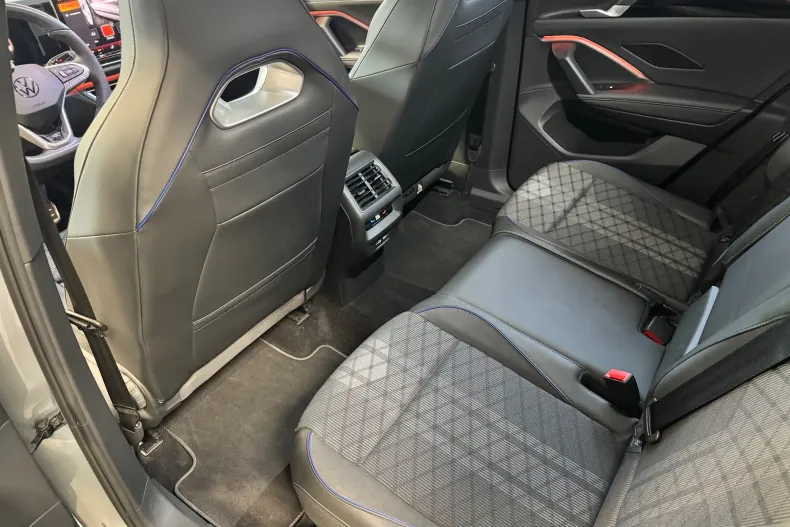 Volkswagen Tiguan din 2024 cu 44.224 km - oferta VOL227949 - foto 22