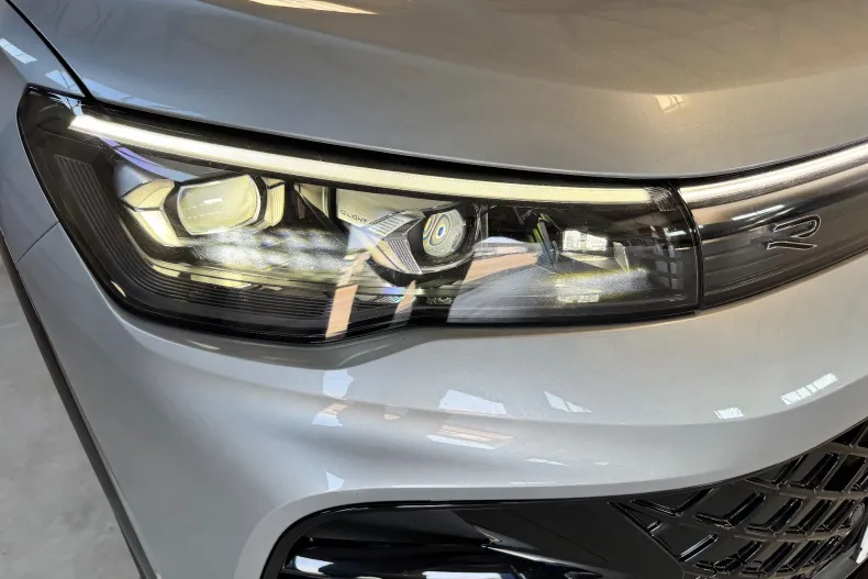 Volkswagen Tiguan din 2024 cu 44.224 km - oferta VOL227949 - foto 27