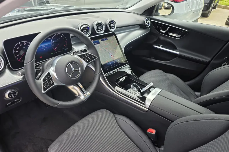 Mercedes-Benz C 180 (Clasa C) din 2026 cu 5 km - oferta MER227954 - foto 12