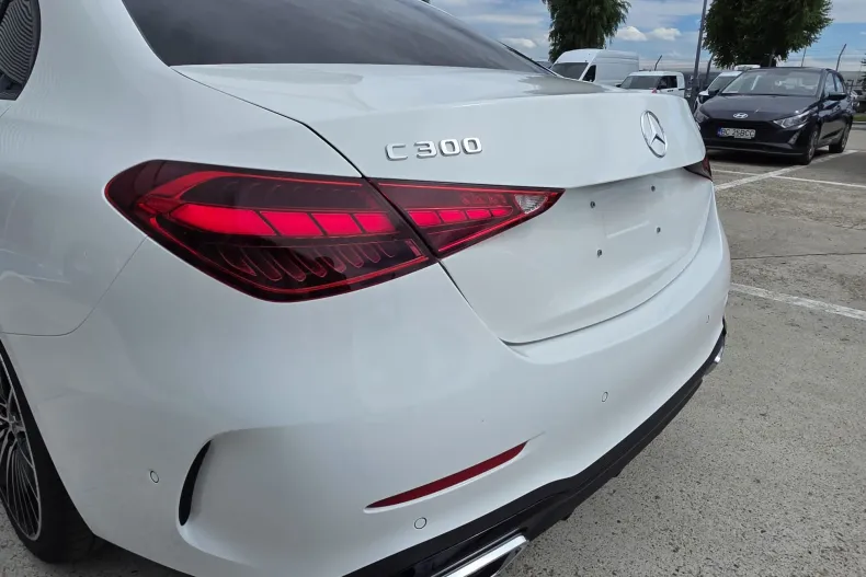 Mercedes-Benz C 300 (Clasa C) din 2026 cu 5 km - oferta MER227957 - foto 9