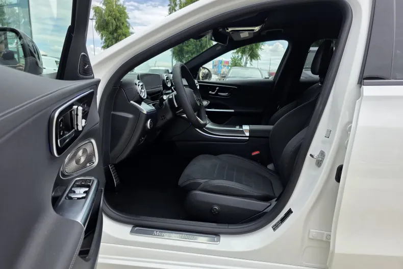 Mercedes-Benz C 300 (Clasa C) din 2026 cu 5 km - oferta MER227957 - foto 14