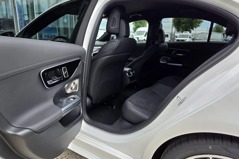 Mercedes-Benz C 300 (Clasa C) din 2026 cu 5 km - oferta MER227957 - foto 17