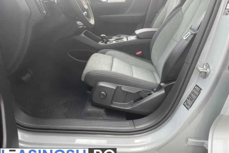 Volvo XC40 din 2025 cu 1 km - oferta VOL227965 - foto 6