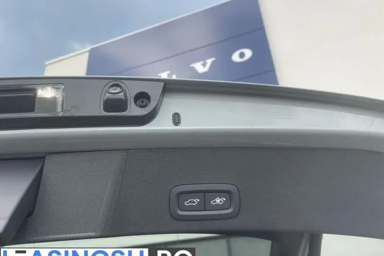 Volvo XC40 din 2025 cu 1 km - oferta VOL227965 - foto 11