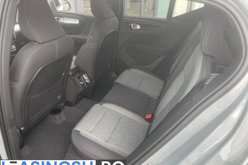 Volvo XC40 din 2025 cu 1 km - oferta VOL227965 - foto 13