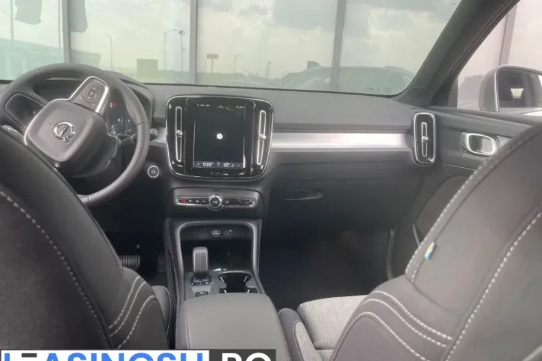Volvo XC40 din 2025 cu 1 km - oferta VOL227965 - foto 14