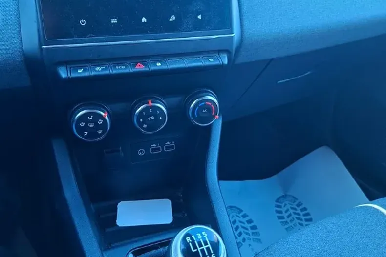 Renault Clio din 2024 cu 33.492 km - oferta REN227970 - foto 7