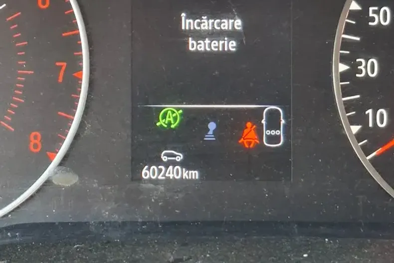 Renault Clio din 2023 cu 60.240 km - oferta REN227972 - foto 5
