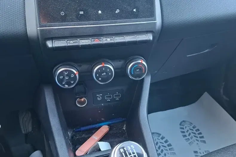Renault Clio din 2023 cu 60.240 km - oferta REN227972 - foto 6