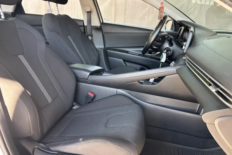 Hyundai Elantra din 2022 cu 138.000 km - oferta HYU227977 - foto 31