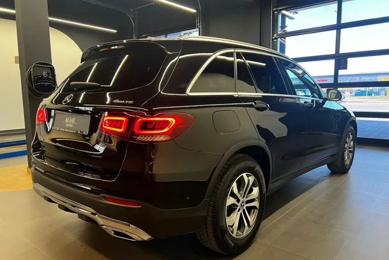 Mercedes-Benz GLC (Clasa GLC) din 2022 cu 166.500 km - oferta MER227986 - foto 3